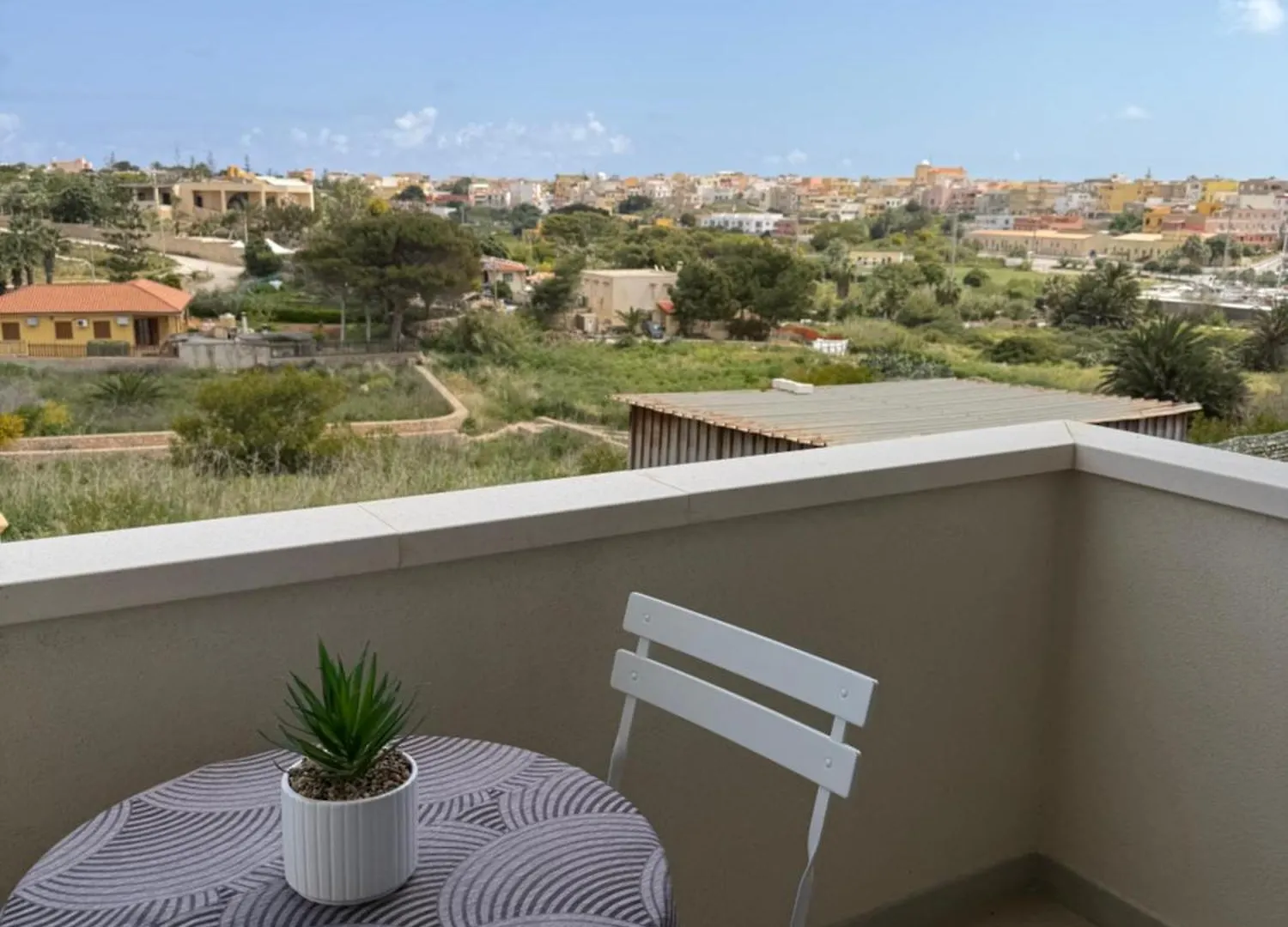 Avvenire Vila Lampedusa